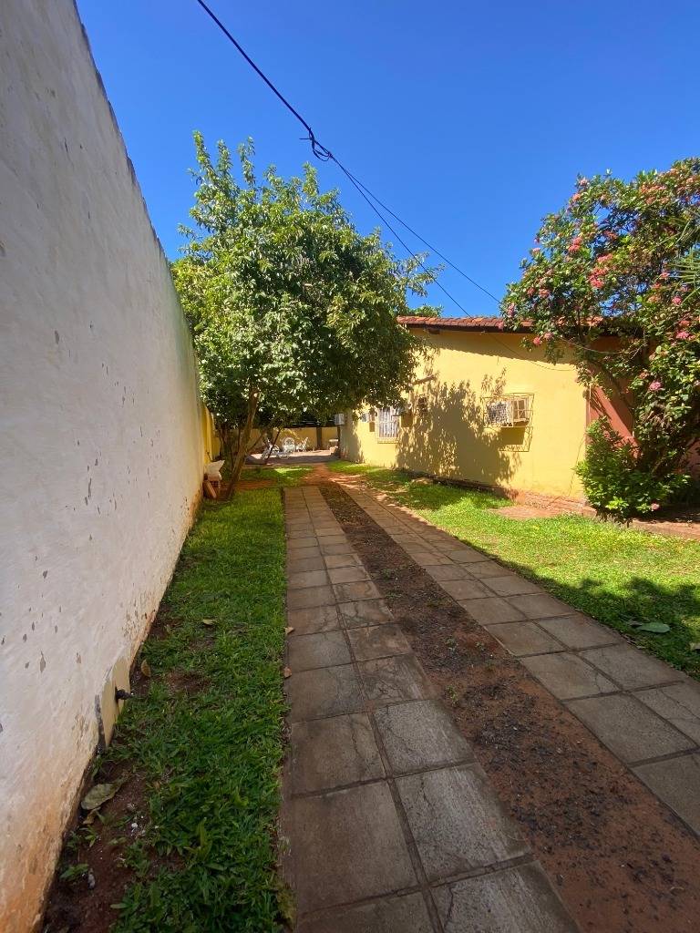 Oportunidad De Alquiler | Casa Familiar Con Patio Y Quincho — foto 2