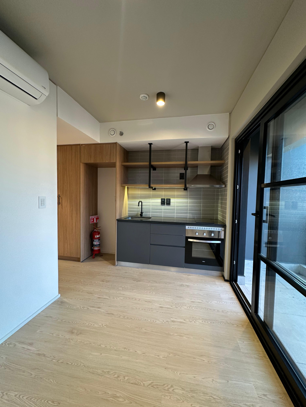 VILLAMORRA EN ALQUILER DEPARTAMENTO DE 1 DORMITORIO — foto 3