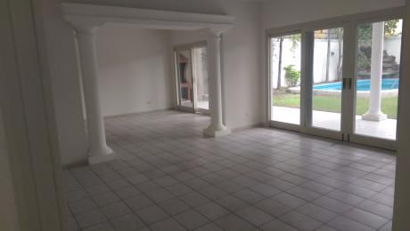 Alquilo Casa Solo Para Oficinas En Equipetrol