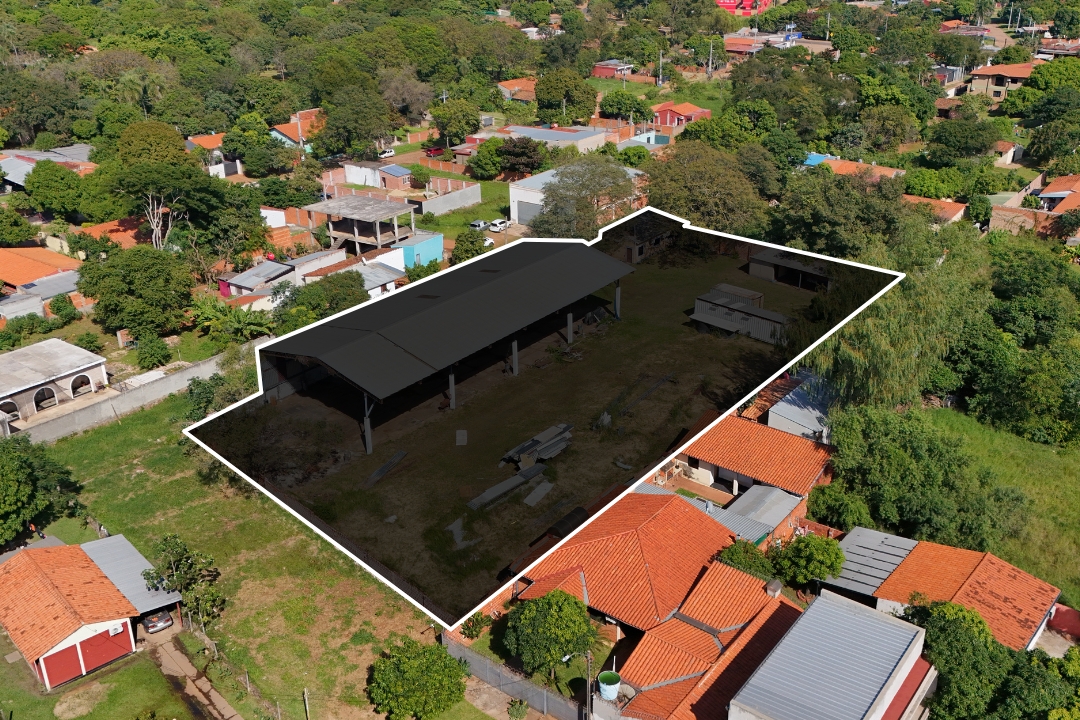 Tinglado con oficinas en Luque (3.200 M2) — foto 3