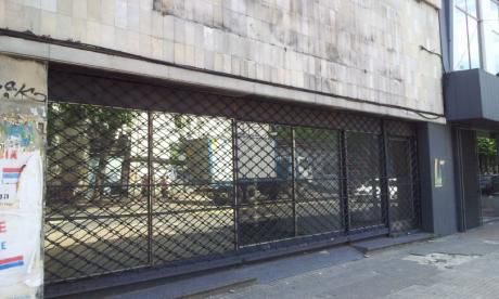Gran Local Comercial O Industrial Sobre Avda Agraciada De Mas De 400m2