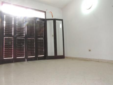 Casa Zona Sanatorio Britanico Con Salon Comercial Al Frente