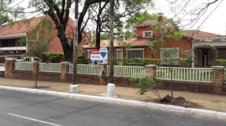 Gran Propiedad En Alquiler. Sobre Av. Mcal. López