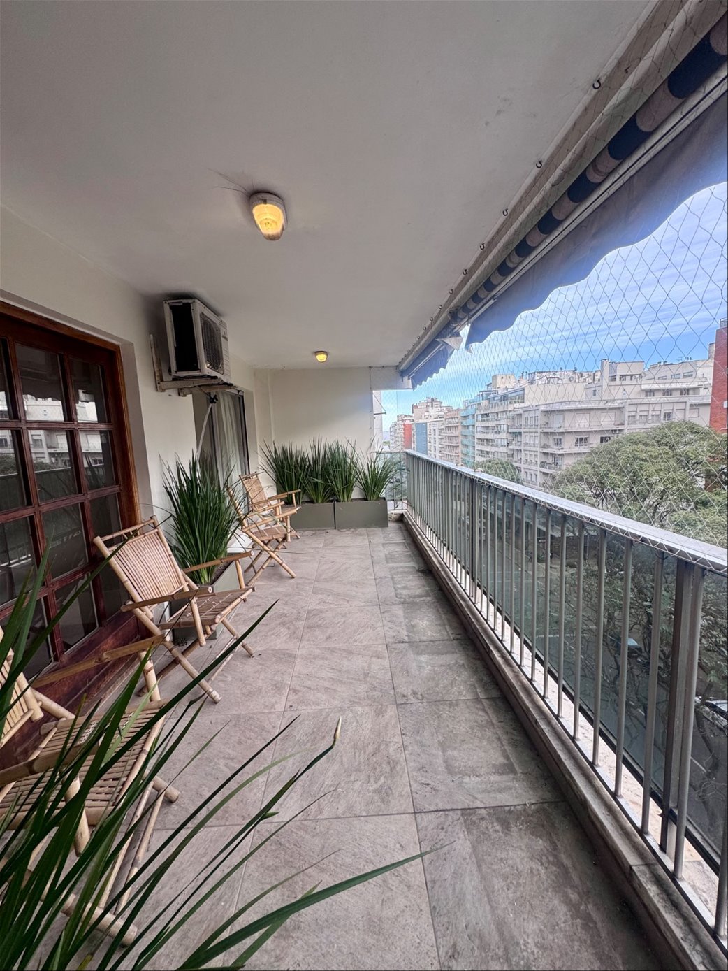 Alquiler Apartamento Pocitos 3 Dormitorios Y scio 3 Baños  Garaje 160 mts
