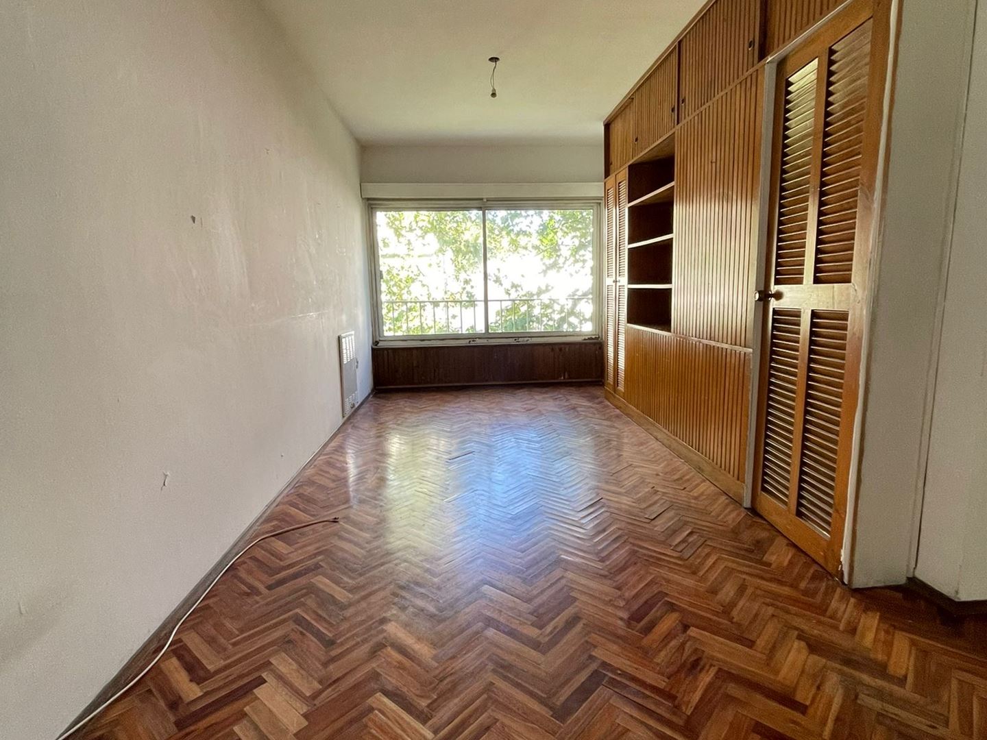 Venta apartamento centro 2 dormitorios sobre Río Negro y San Jose Impecable