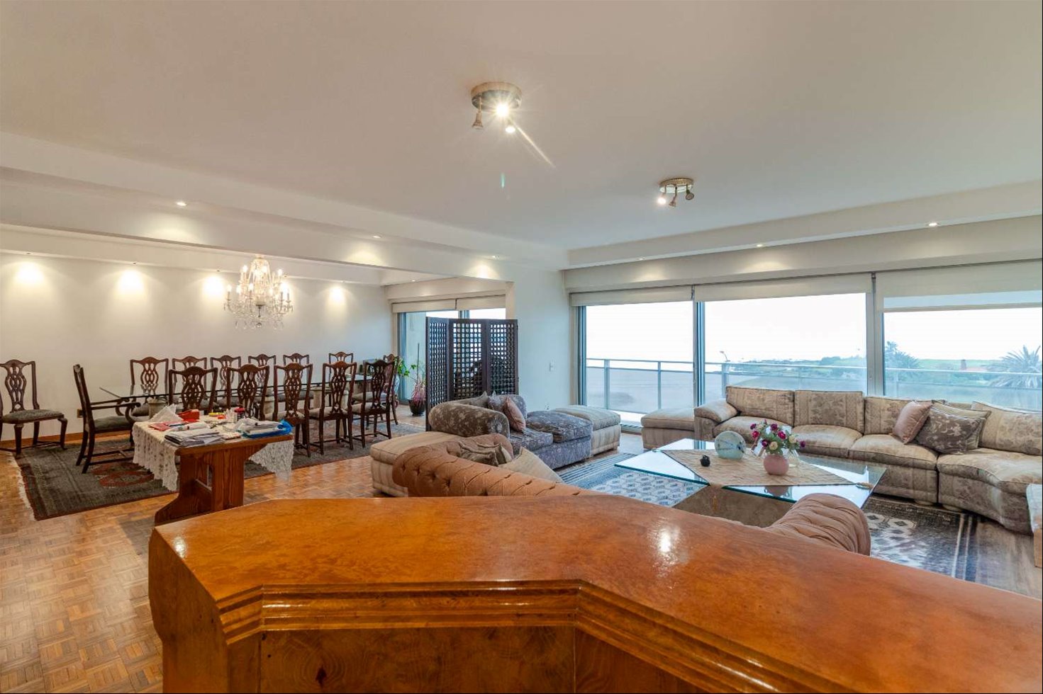 Venta apartamento Punta Carretas 4 dormitorios y scio, garaje para dos independientes