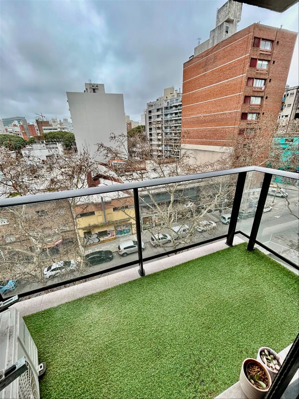 Alquiler apartamento Cordon 2 dormitorios con cocina definida y dos terrazas Constituyente y Eduardo Acevedo