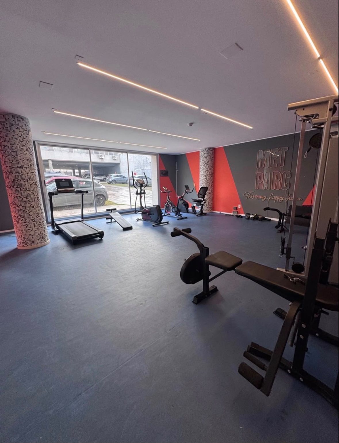 Alquiler de apartamento La Blanqueada de 1 dormtorio y garaje. Barbacoa y gym · Foto 9