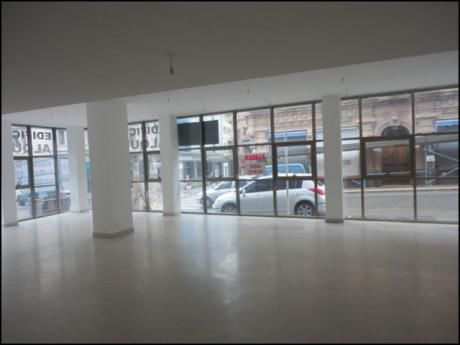 Local Esquina De 137m2 Próximo Pza Independencia - Admite Gastronomía
