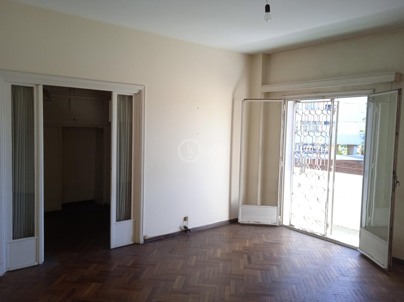 Alquiler | Apartamento de 64 m2, 1 dormitorios, atipicas dimensiones y calefacción.
