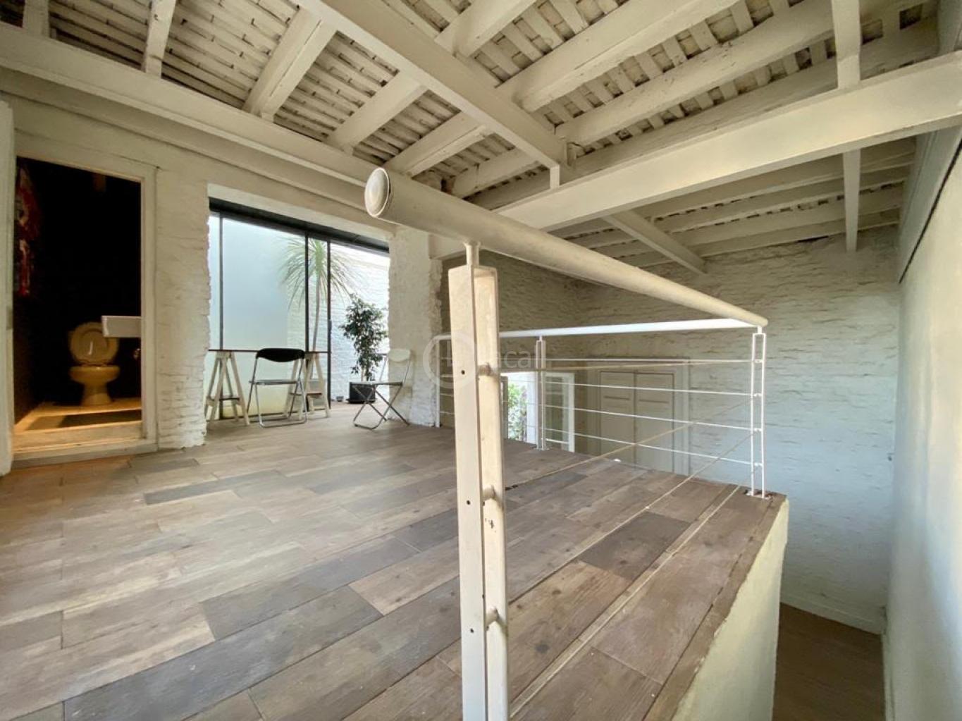 ALQUILER CASA OFICINA CIUDAD VIEJA 260 M2 EXCELENTE !!! · Foto 2