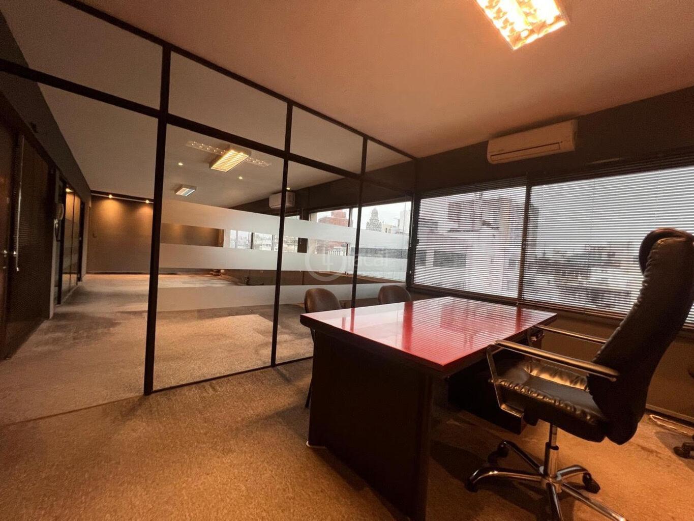 ALQUILER  OFICINA CIUDAD VIEJA CON GARAGE