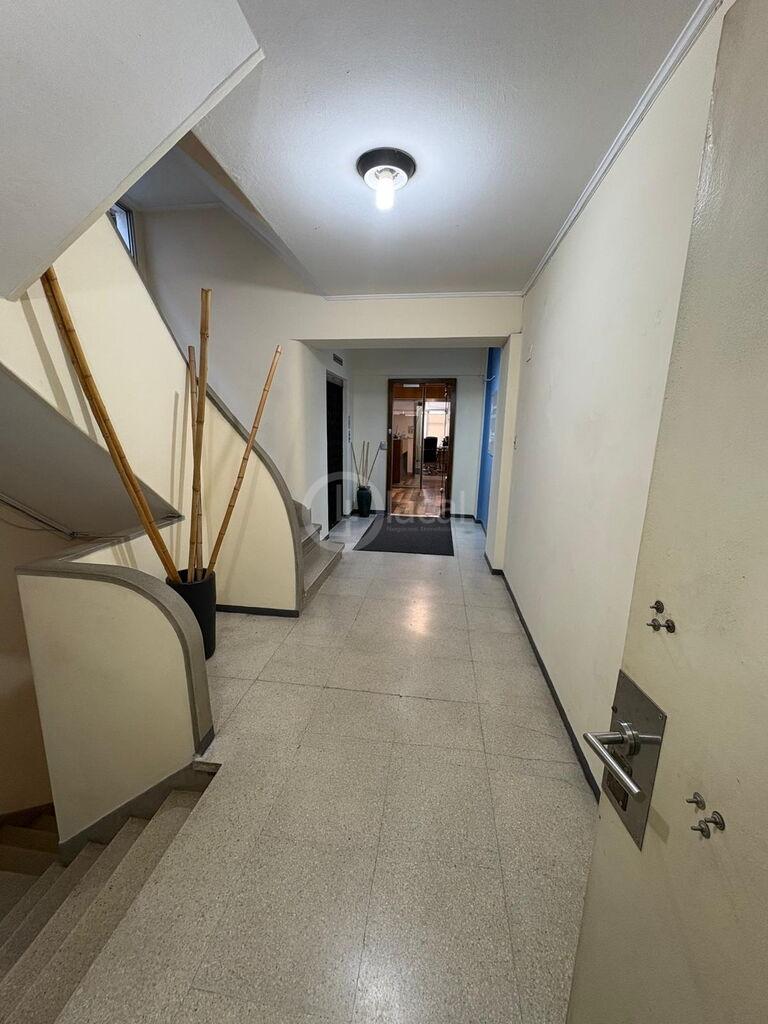 ALQUILER OFICINA CIUDAD VIEJA  100 M2 · Foto 10