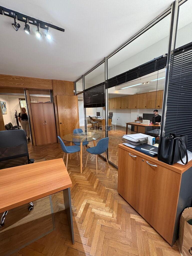 ALQUILER OFICINA CIUDAD VIEJA  100 M2 · Foto 11
