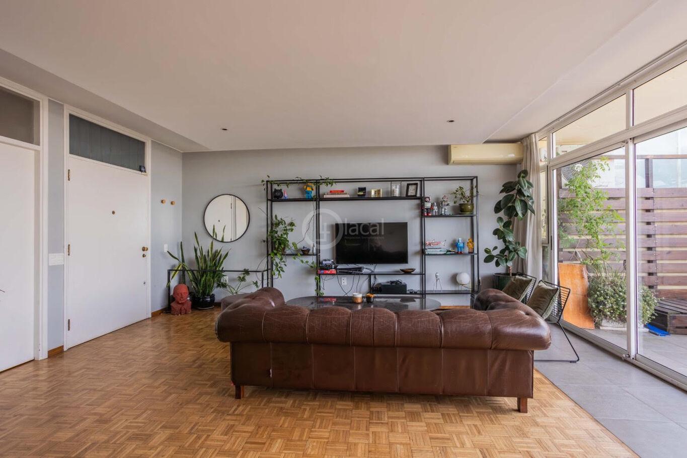 ALQUILER PENTHOUSE POCITOS 2 DORMITORIOS,ESCRITORIO Y SERVICIO · Foto 3