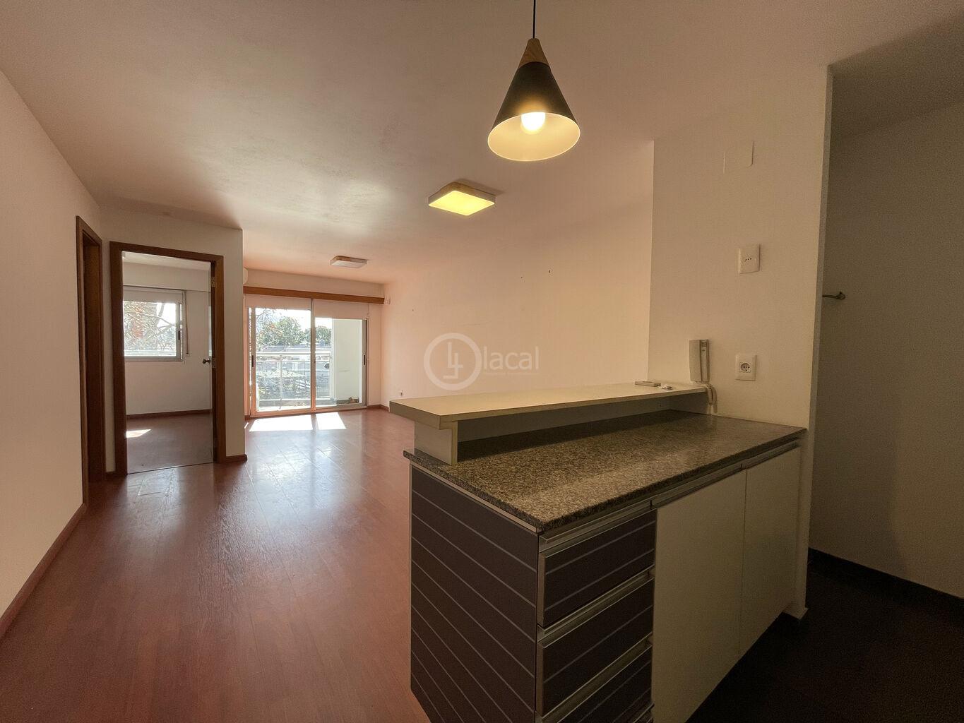Alquiler | Apartamento 1 Dormitorio, balcón al frente, mucho sol y opción cochera.
