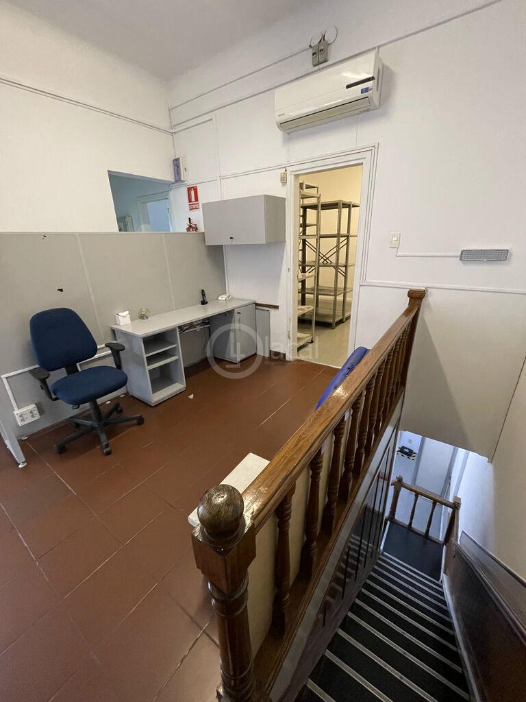 Alquiler | Casa para empresa 180 m2,  ideal laboratorio o sector salud, varios ambientes, excelente · Foto 11