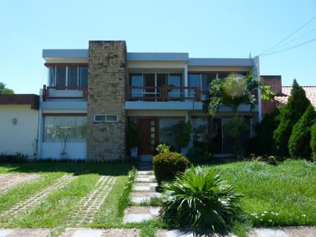Condominio Espíritu Santo, Carr. A Cotoca Km 5, Casa En Venta