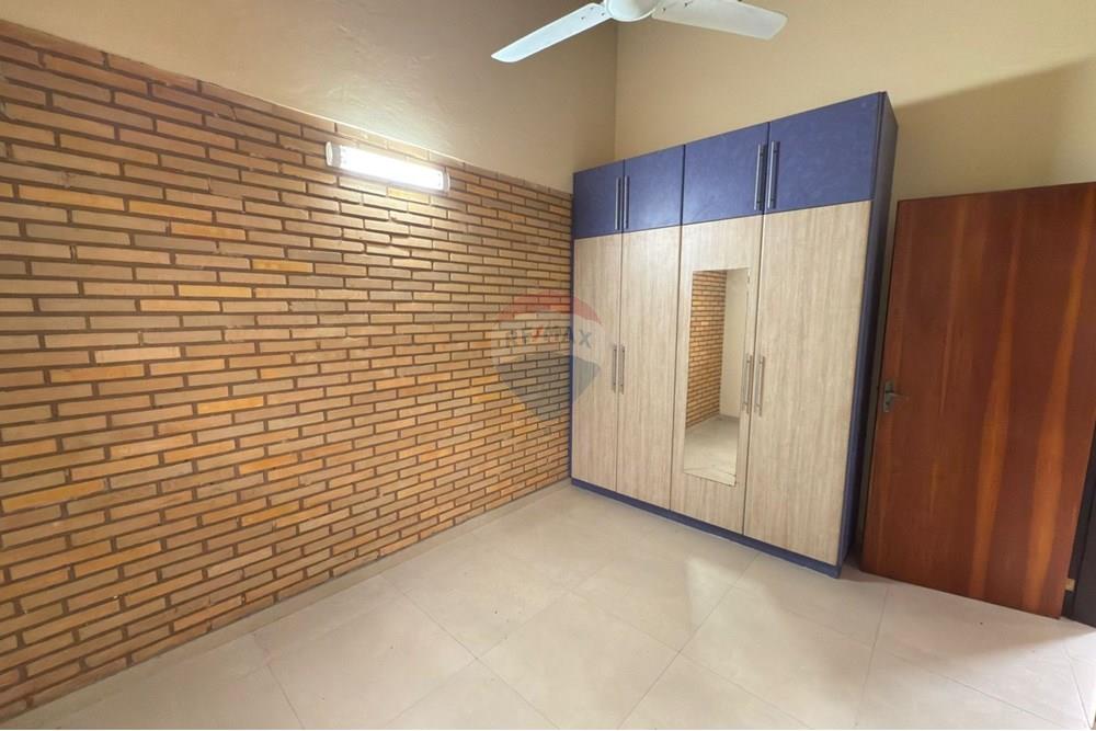 EN VENTA AMPLIO DUPLEX EN CIUDAD DEL ESTE — foto 3