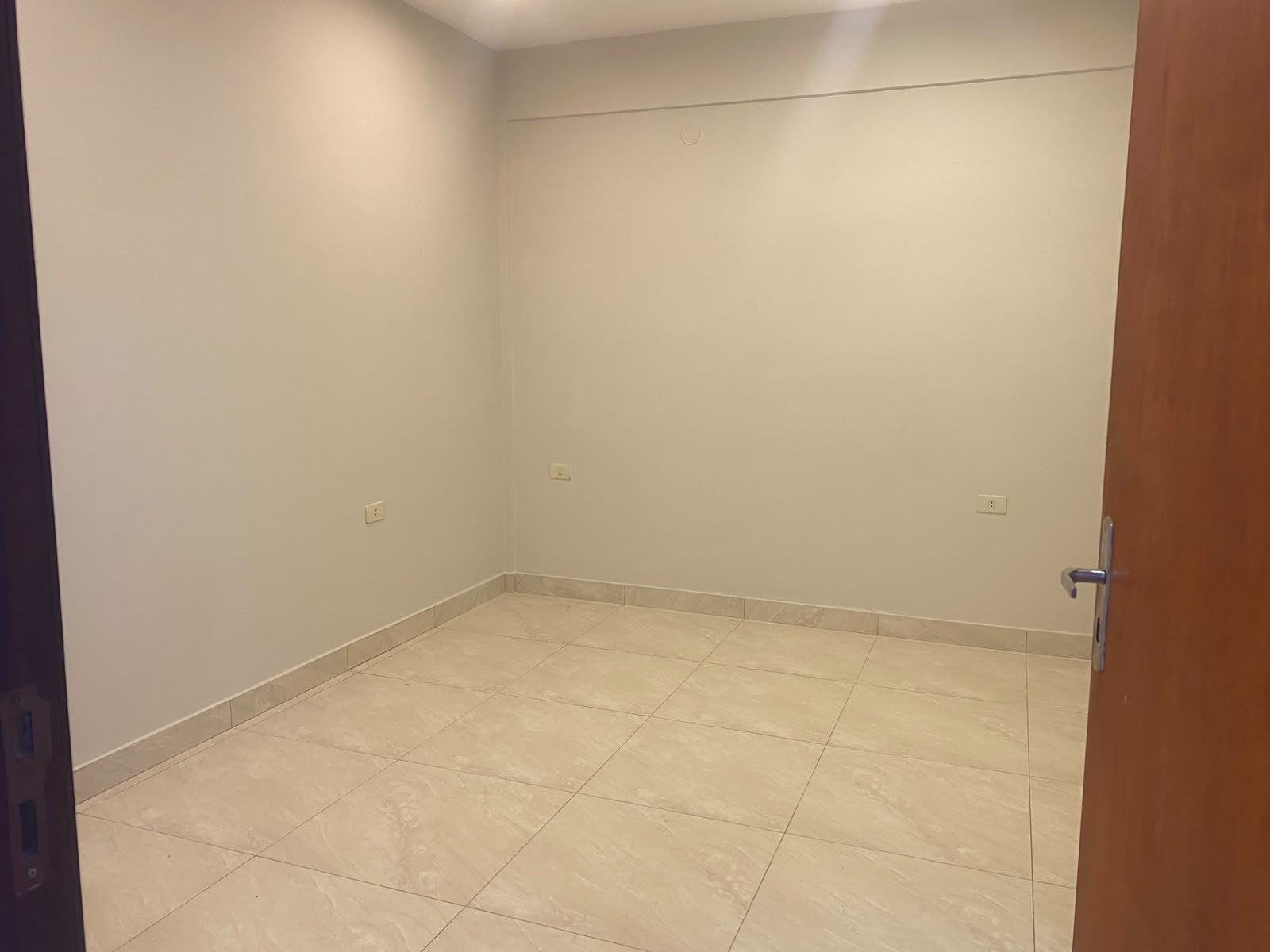 Alquilo Hermoso Departamento en San Lorenzo — foto 2