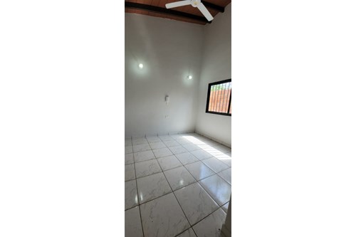 Casa en Luque en alquiler, barrio Ykaa a 5 cuadras de la Ruta Luque Limpio. — foto 3