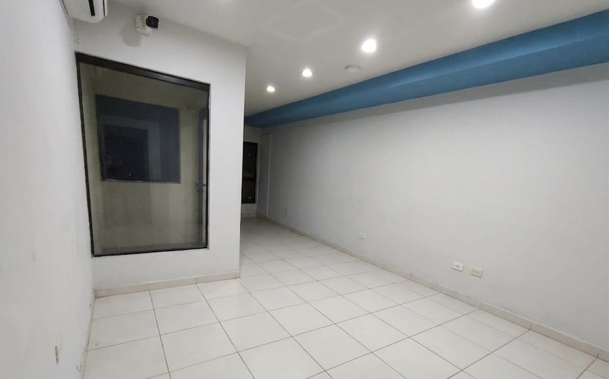 Casa con Salón Independiente en Lambaré | Piscina | Gs. 5.000.000 — foto 3