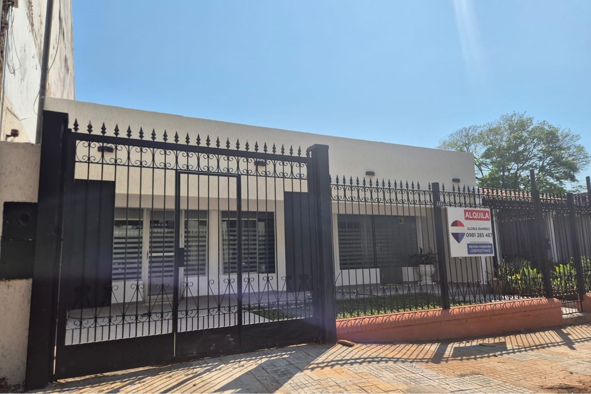 Casa en alquiler en Mburicaó