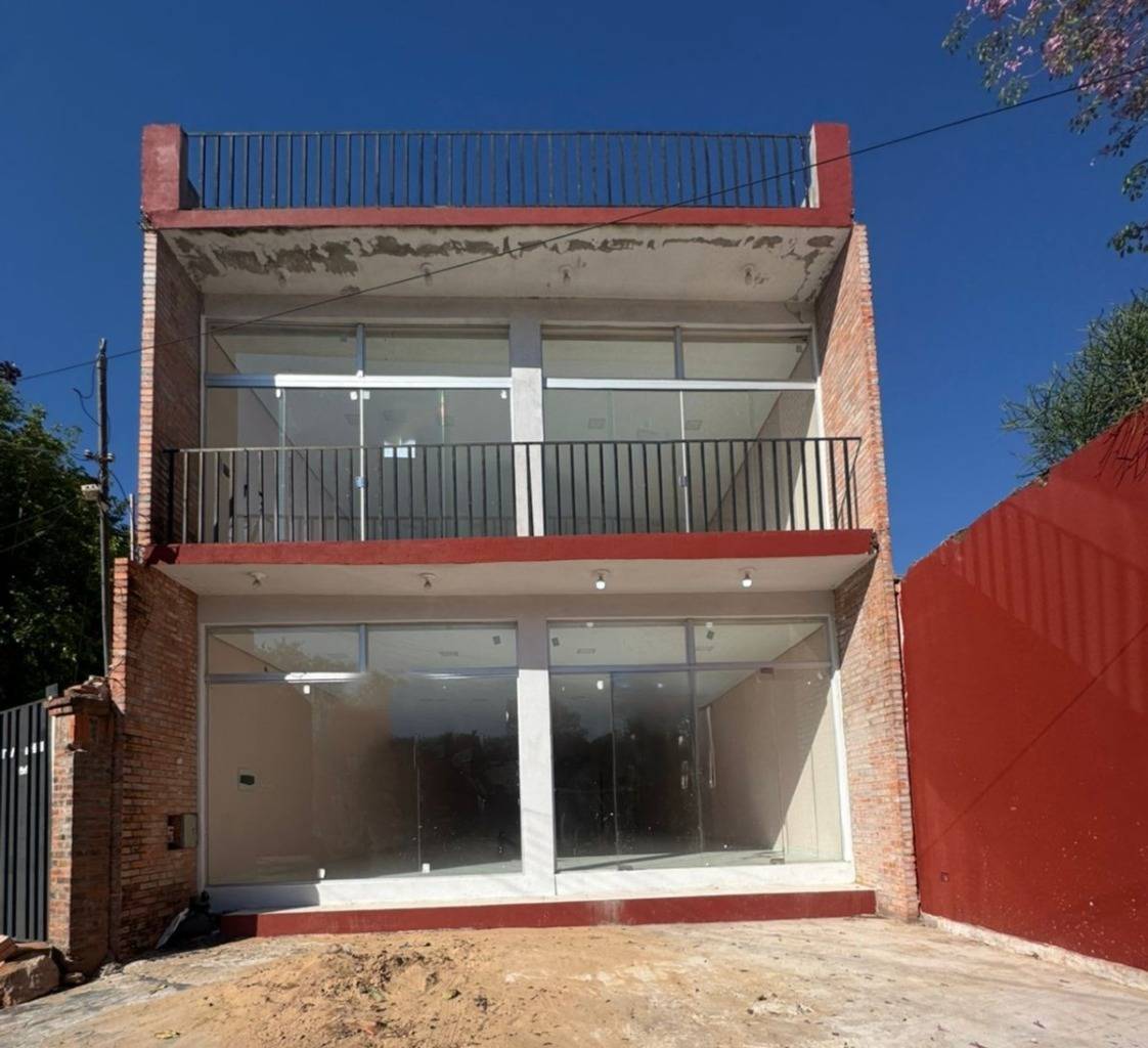 Amplio salón comercial en Fernando de la Mora - 400 m² en dos niveles — foto 2