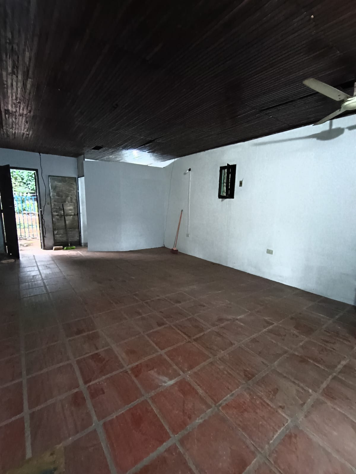 ALQUILO Salon Comercial sobre Defensores del Chaco, Lambare — foto 3