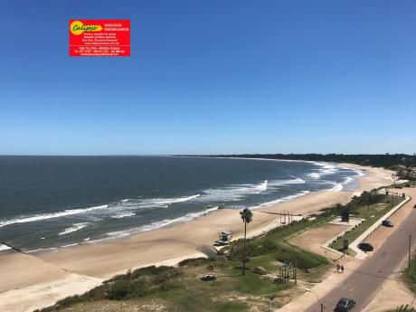 Frente A La Playa Mansa - Con Cochera- Inmobiliaria Calipso
