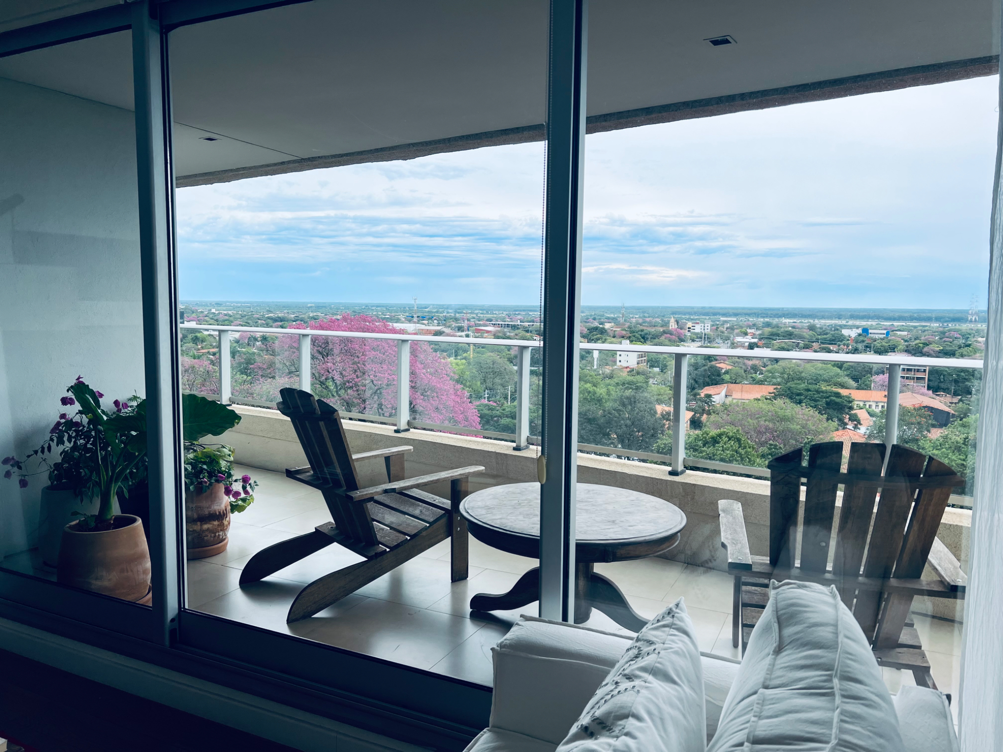 Exclusivo 2 Dormitorios En Suite , Gran Terraza Vista Abierta A Los Lapachos — foto 2