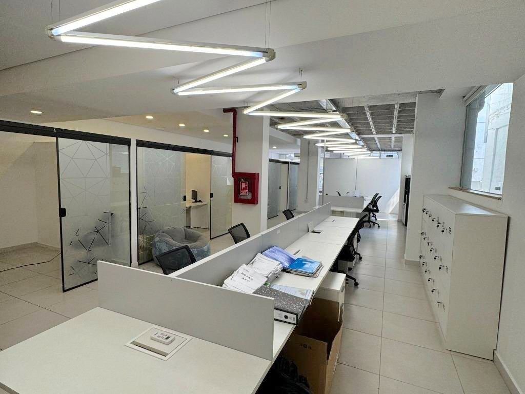 Alquilo amplia oficina corporativa completamente equipada! — фото 2
