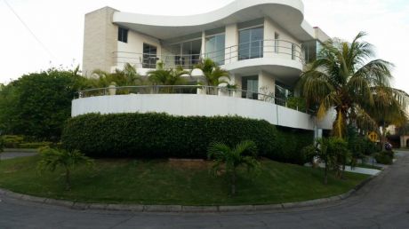 Hermosa Residencia De Lujo
