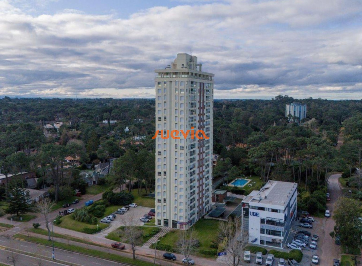 EDIFICIO FONTAINBLEAU APTO DE 3 DORM + 2 BAÑOS