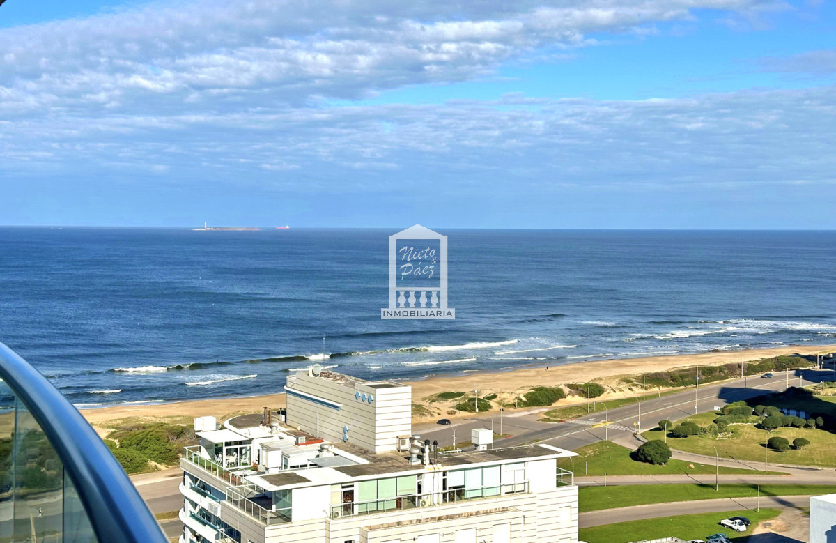 Piso alto, 2 dorm, losa radiante. Amenities.