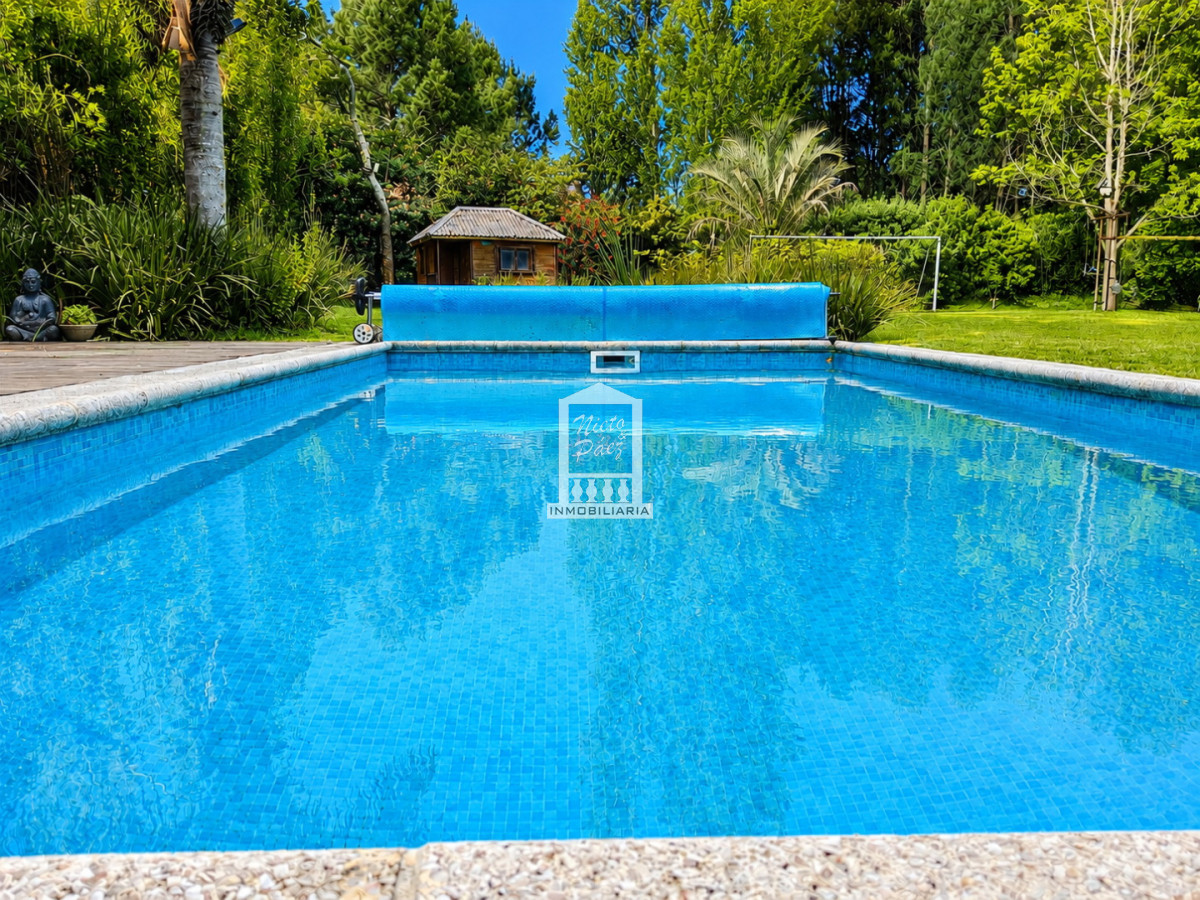 Barrio privado, 408 m² construidos y 1.596 m² de terreno