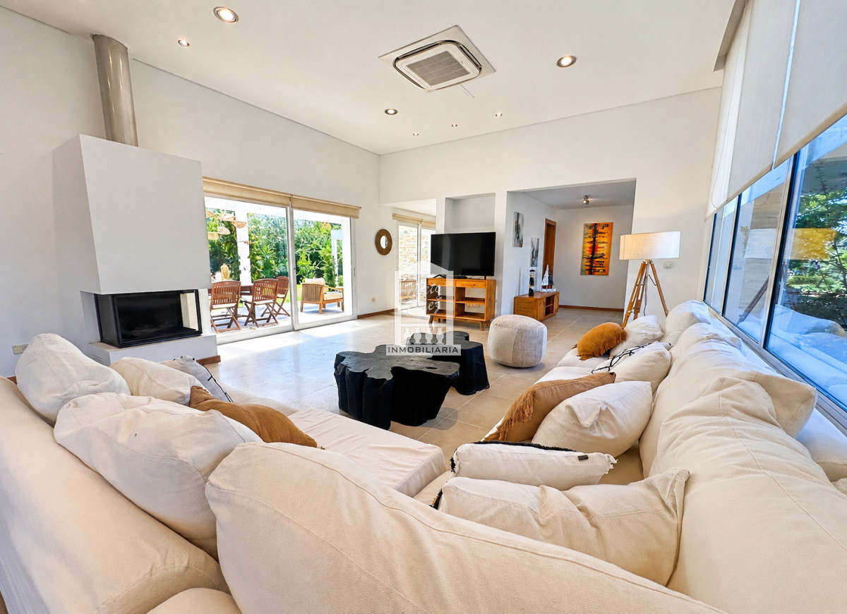 Casa en venta en Playa Mansa