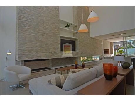Casas En Playa Mansa: Nyp21537c