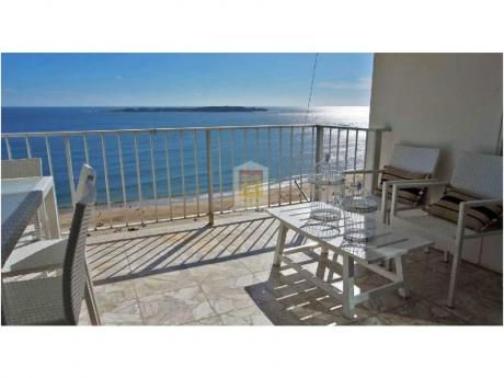 Apartamentos En Playa Mansa: Nyp2228a