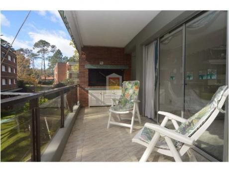 Apartamentos En Playa Mansa: Nyp9880a
