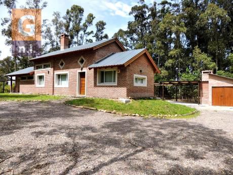 Casa En Piriápolis (bella Vista)