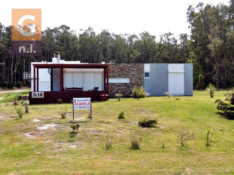 Casa En Piriápolis (bella Vista)