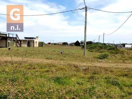 Terreno En Piriápolis (punta Negra)