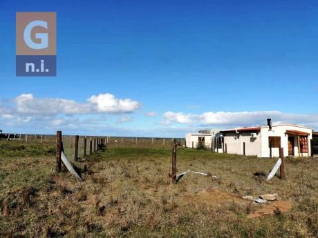 Terreno En Piriápolis (punta Negra)