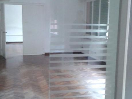 Gran Apartamento - 330 M2 - Sobre Plaza Cagancha - 3 Baños 2 Cocinas