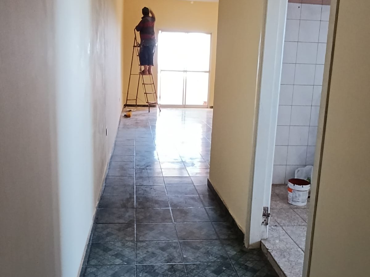 VENDO DEPARTAMENTO CON 2 DORMITORIOS EN MICROCENTRO CDE — foto 2