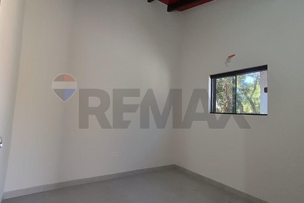 Alquiler de departamento en Laurelty, Luque — foto 2