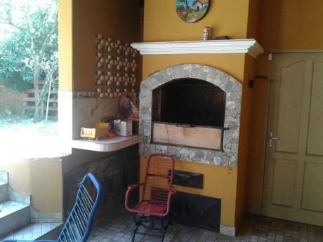 Vendo Casa Sobre Calle Ultima En La Ciudad De Villa Elisa.