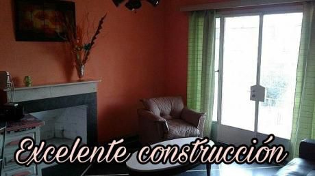 Buena Construcción Con Amplio Terreno