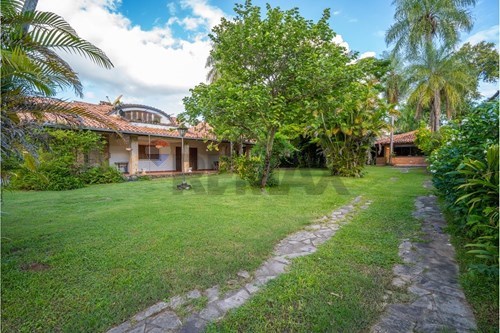 En Venta hermosa  propiedad en San Bernardino. Dos casas en un mismo predio — foto 2